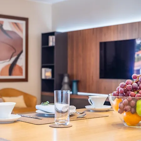 Maha By Kaamah - 2 Bedroom Oceanview Designer Apartament Funchal (Madeira)